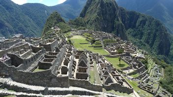 Ilmuwan Temukan Makam Kuno Bangsawan Inca di Ibu Kota Peru, Terbungkus Kain di Antara Keramik dan Ornamen Halus 