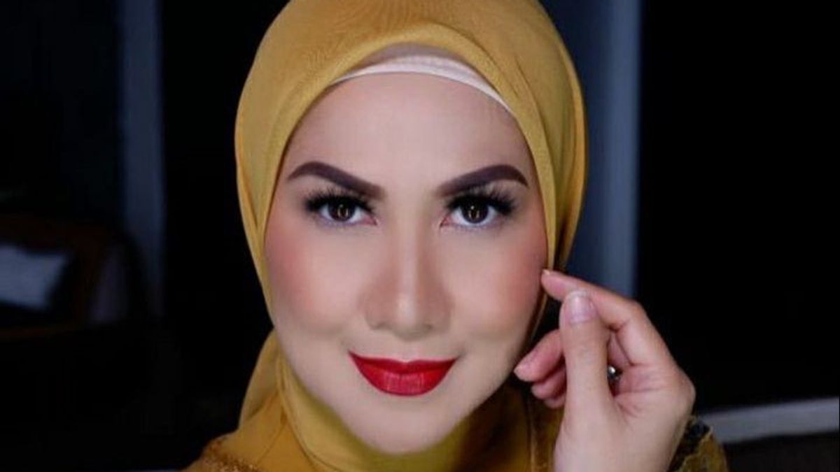 Not Officially Divorced, Venna Melinda Will Sue Ferry Irawan