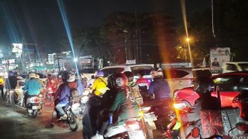 Malam Ini Jalur Arteri Tangerang Dipadati Kendaraan Pemudik Motor ke Arah Merak