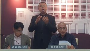 La Commission II de la Chambre des représentants respecte la décision du DKPP de licencier le président de la KPU, Hasyim Asy’ari,