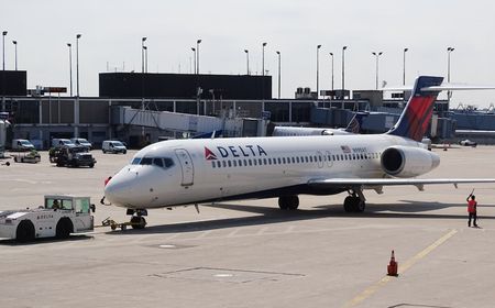 Pesawat Delta Airlines Menuju Roma Tersambar Petir, Langsung Putar Balik ke Boston