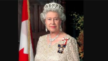 Pameran Mode Terbesar di Inggris, Ratusan Gaun Bersejarah Ratu Elizabeth II akan Dipamerkan