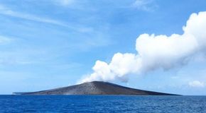 Asap Gunung Anak Krakatau Capai 3.500 Meter di Atas Puncak Kawah