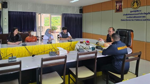 KRI 송클라, 미성년인 WNI 승무원의 귀환을 지원하고 촉진