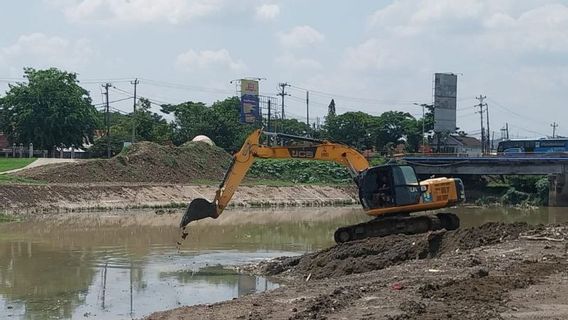 Residents Worried About The Results Of The Dredging Of The Semarang BKT Muleber When It Rains, City Government: Wait For Drying First