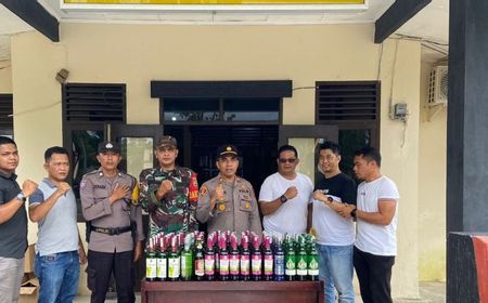 Tim Gabungan Polres Pasbar Amankan 60 Liter Minuman Keras Jenis Tuak Jelang Tahun Baru 2024