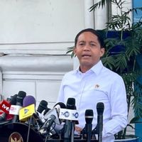 Prabowo Perintahkan Tambah Jumlah Polisi Hutan Cegah Pembalakan