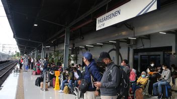 Jokowi Suggests Residents Return From Hometowns Before The Peak Of Backflow