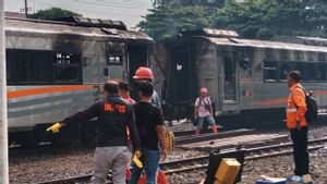 Tiga Gerbong KA Terbakar di Stasiun Tugu, Polisi Selidiki Penyebabnya