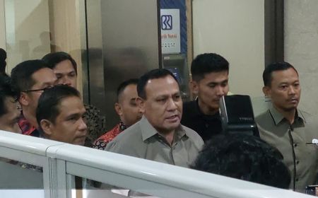 Firli Bahuri Ogah Tampil Lagi Usai Pemeriksaan Kedua sebagai Tersangka