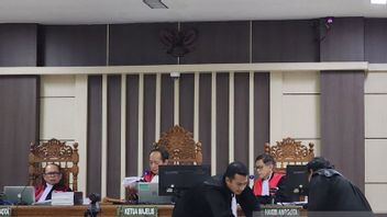 ماجيلانج - حكم على المتهم بالفساد 11.5 مليون روبية إندونيسية PNPM Magelang بالسجن لمدة 21 شهرا وغرامة قدرها 50 مليون روبية إندونيسية