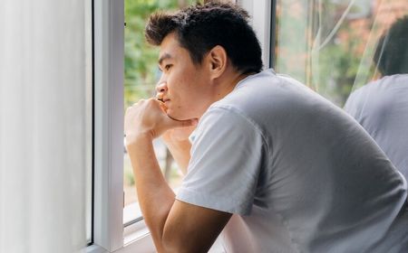 Laki-laki Introvert Seperti Apa? Ini Definisi, Ciri-ciri, dan Cara Membuatnya Jatuh Cinta