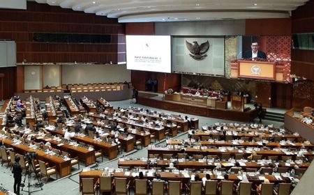 Belasan Anggota DPR COVID-19, Aktivitas di Parlemen Dibatasi Hanya 25 Persen, Rapat Komisi Virtual