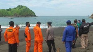 Ritual Berakhir Maut di Pantai Payangan Jember, 20 Orang Tergulung Ombak