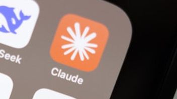 يمكن الآن لمستخدمي Claude المجانيين الحصول على ميزة الذاكرة وأداة استيراد البيانات من بوتات الدردشة الأخرى