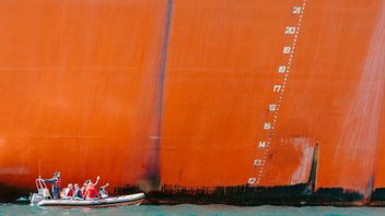 Un marin russe, capitaine d’un pétrolier, atteint d’une maladie grave dans les eaux de Cilegon, évacué par l’équipe SAR