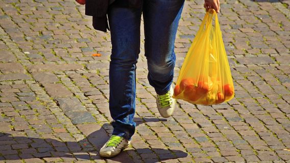 The Ban On Plastic Bags In Jakarta Has Not Been Running Well And Allegedly Business