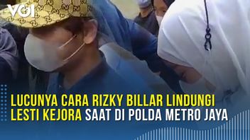 视频：有趣的是，Rizky Billar如何在Polda Metro Jaya保护Lesti Kejora