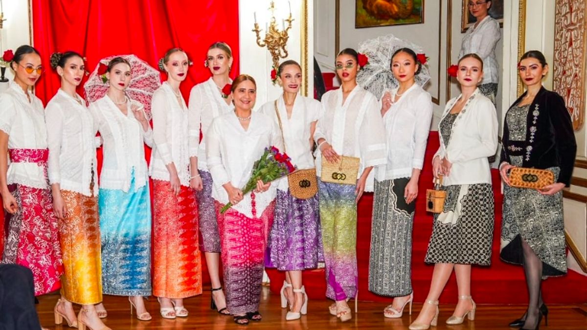 Kebaya Noni Memukau Dunia, Tampil di New York Indonesia Fashion Week, Toronto, hingga Houston