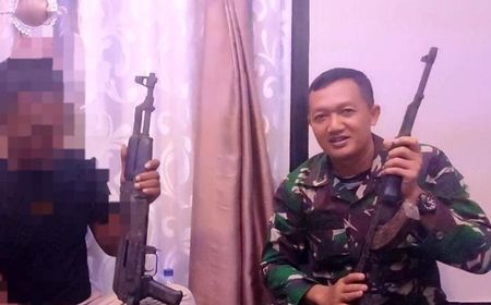 Bekas Anggota GAM Serahkan 2 Senjata AK-47 dan AK-56 ke Kodim Aceh Barat