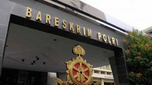 PDIP Cadre Attends Investigation At Bareskrim Regarding Menkop Budi Arie's Statement