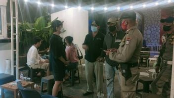Un Certain Nombre De Cafés à Padang Masih Abai Prokes, Satpol PP Fera La Commande