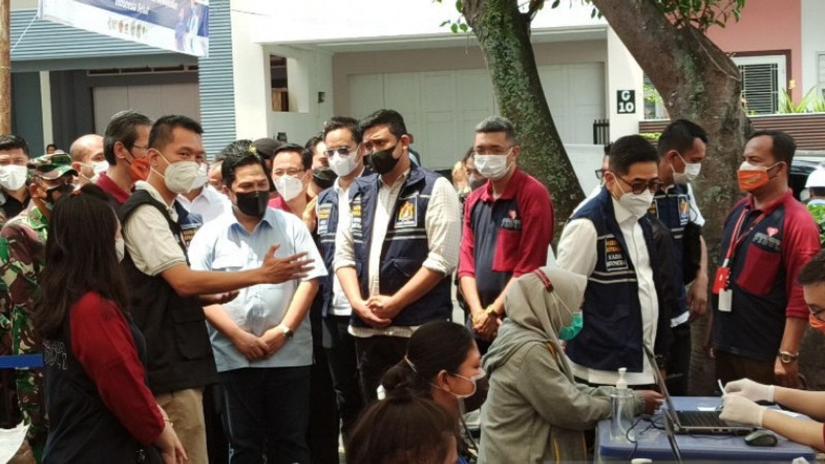 Menteri BUMN Erick Thohir Tinjau Vaksinasi COVID-19 di Medan