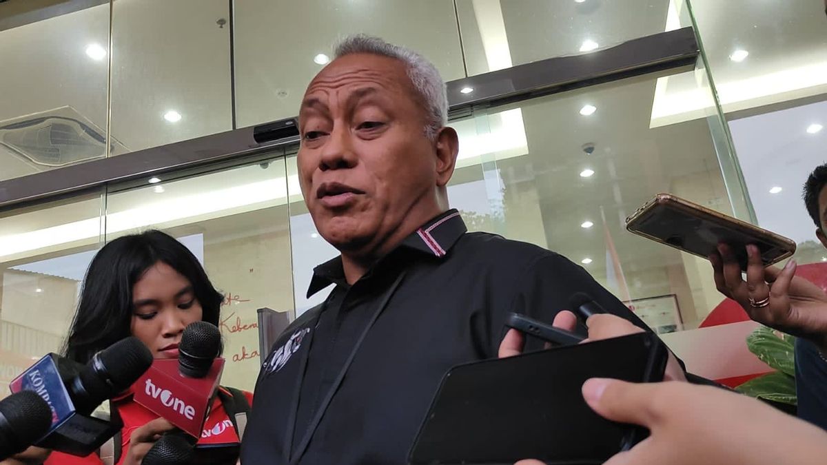 PDIP Honorary Head Komarudin Said Gibran Is Distinguished With Bobby Nasution