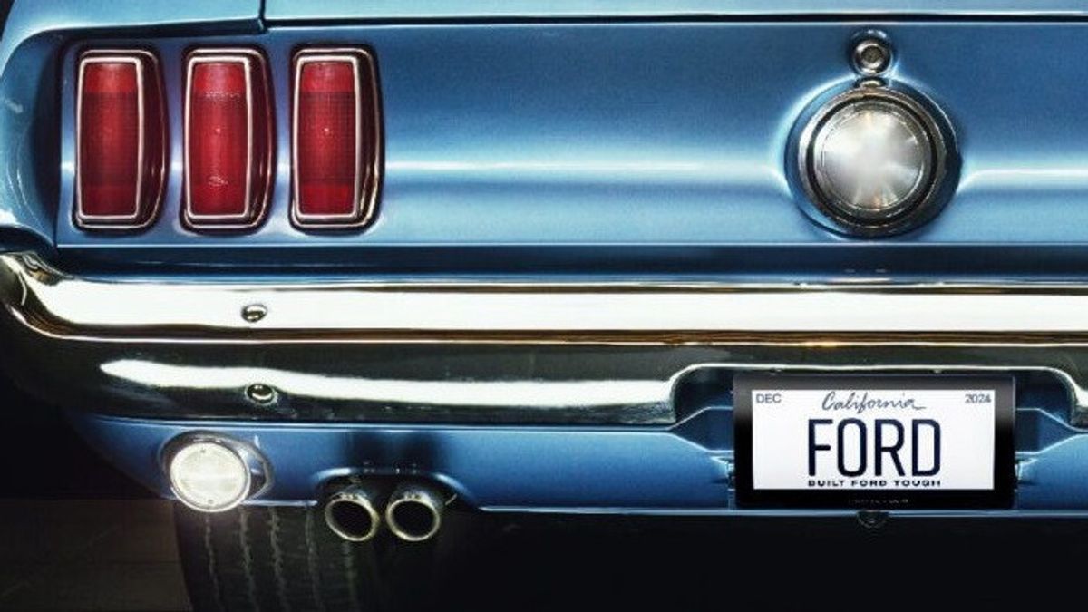 Ford Becomes The First Automotive Manufacturer To Sell Digital Number Plates As Official Accessories