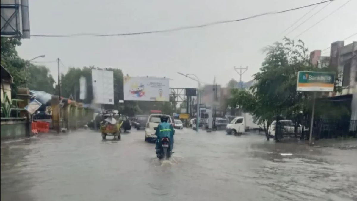 Banjir Kepung Mataram, Rumah Warga hingga Pendopo Wagub NTB Terdampak