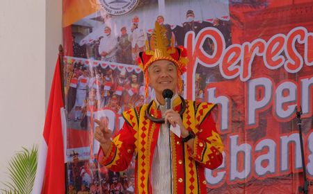 Pakai Baju Adat Nias, Ganjar Resmikan Rumah Pembauran Jateng: Kita Semua Bersaudara