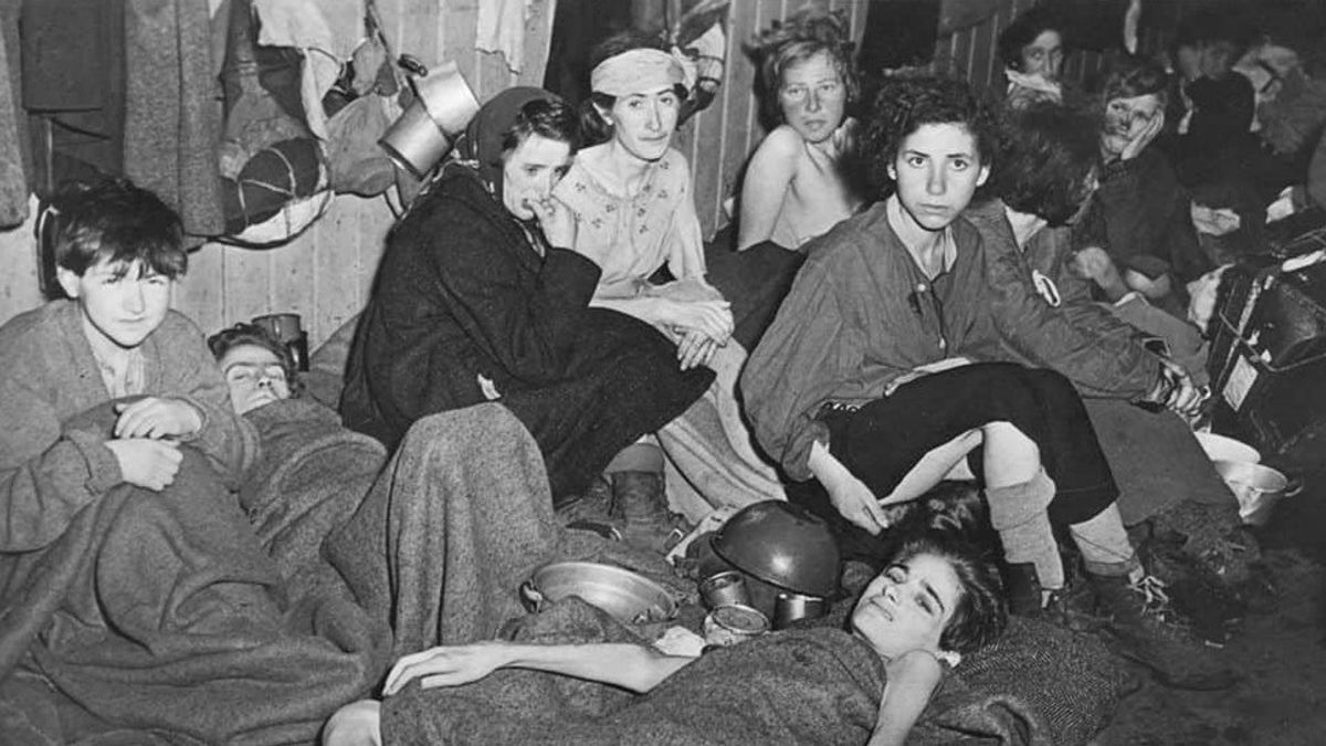 Histoires De Femmes De Surmonter Les Menstruations Dans L’Holocauste