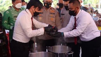 Boiled Using Boiling Water, How The Riau Islands Police Destroyed 48,473.22 Grams Of Cocaine In Anambas