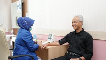 在出席宣布副总统之前,Ganjar在Fatmawati医院进行了健康测试