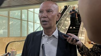 désactivée pour être membre de la Chambre des représentants, Sahroni jusqu’à présent Uya Kuya reçoit toujours un salaire