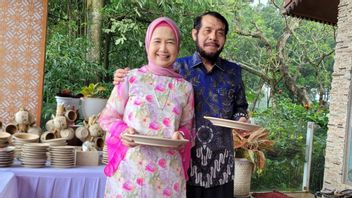 今天结婚，Mk主席Anwar Usman和Iyaati Jokowi的妹妹立即获得e-KTP