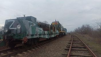 ロシア、248人の外国人を避難させるために軍事地区の装甲列車を配備