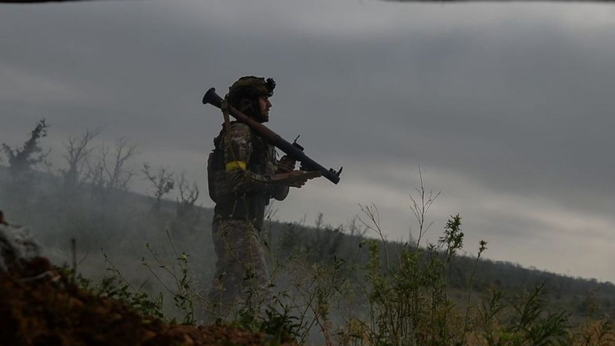 Presiden Ukraina Kenalkan Komandan Pasukan Gabungan Baru ke Militer Garis Depan