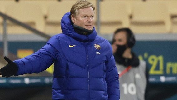 Koeman Keluhkan Rumput Sintetik di Permukaan Lapangan Cornella