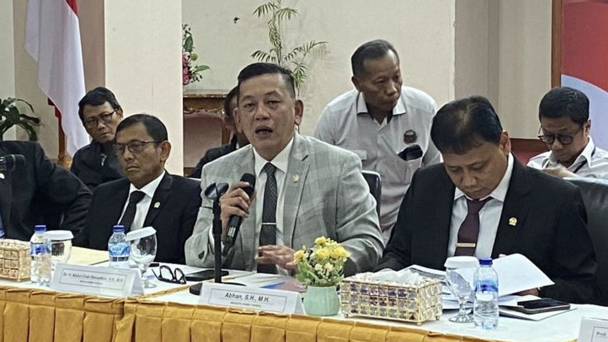 Plenary Meeting Decides Abdul Chair Ramadhan as Chairman of the Judicial Commission to Replace Amzulian Rifai