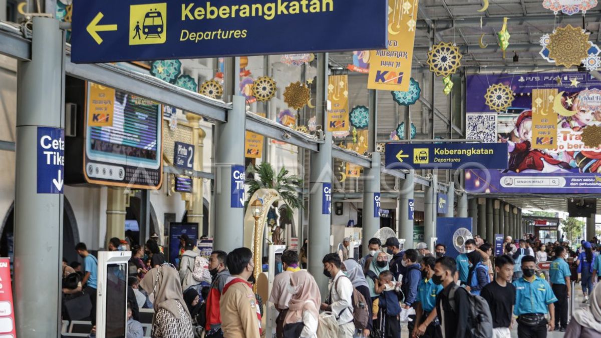 H-8 Lebaran, 45 Ribu Penumpang Tinggalkan Jakarta dengan Kereta Api