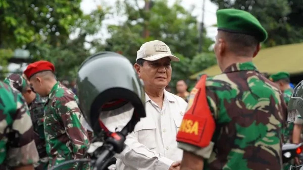 Menhan Prabowo Minta Prajurit TNI Tak Berjarak Layani Rakyat