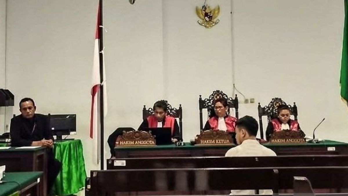 Jaksa Tuntut 6 Tahun Penjara Pemilik Tembakau Sintetis di Ambon 