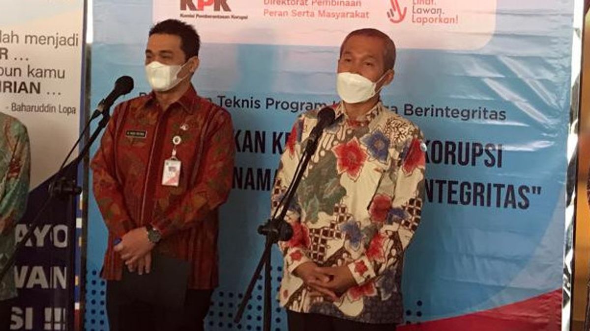 فوجئت KPK بأن المسؤولين الحكوميين المتقاعدين في المستوى الثالث في المقاطعة صرفوا 35 مليار روبية إندونيسية ، ولكن لا يمكن معالجتها