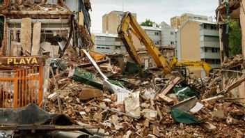 Peut aider les autres, le psychologue recommande de ne pas négliger soi-même lorsqu'une catastrophe arrive