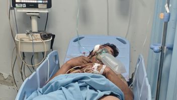 コジャ住民に襲われ、2人のオートバイ泥棒が病院で危篤状態