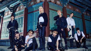 Thanks To NOEASY, Stray Kids Becomes The First Million Seller Group From JYP Entertainment