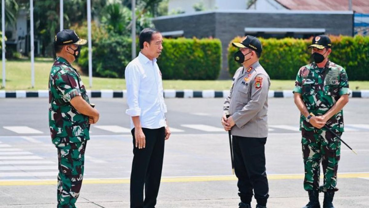 Presiden ke Sultra dan Maluku Utara Pastikan Bansos Sampai ke Warga