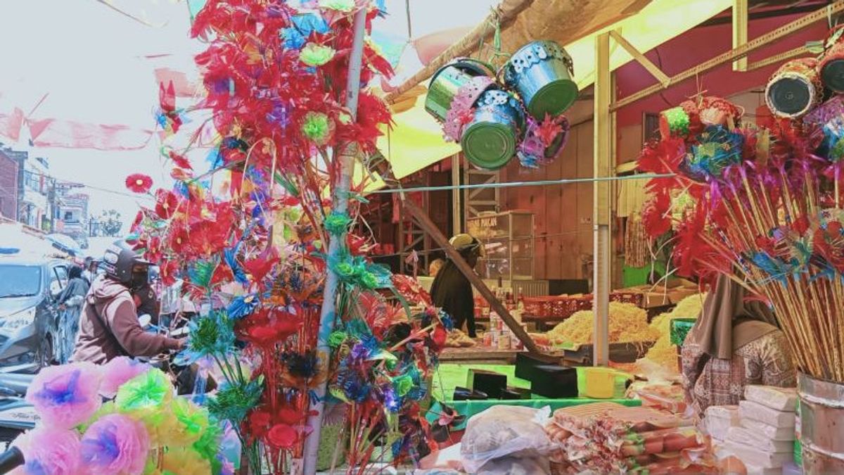 Jelang Maulid, Pernak-pernik Terjual Laris di Pasar Tradisional Makassar