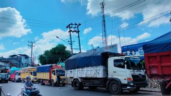 20 Coal Transport Trucks Violate Crossing Rules Ordered By Rejang Lebong Kodim Personnel